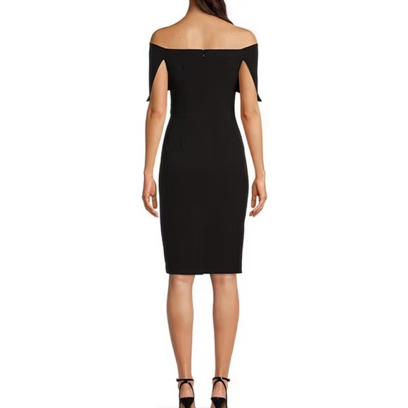 Vince Camuto Dresses & Skirts - Off-the-Shoulder dress